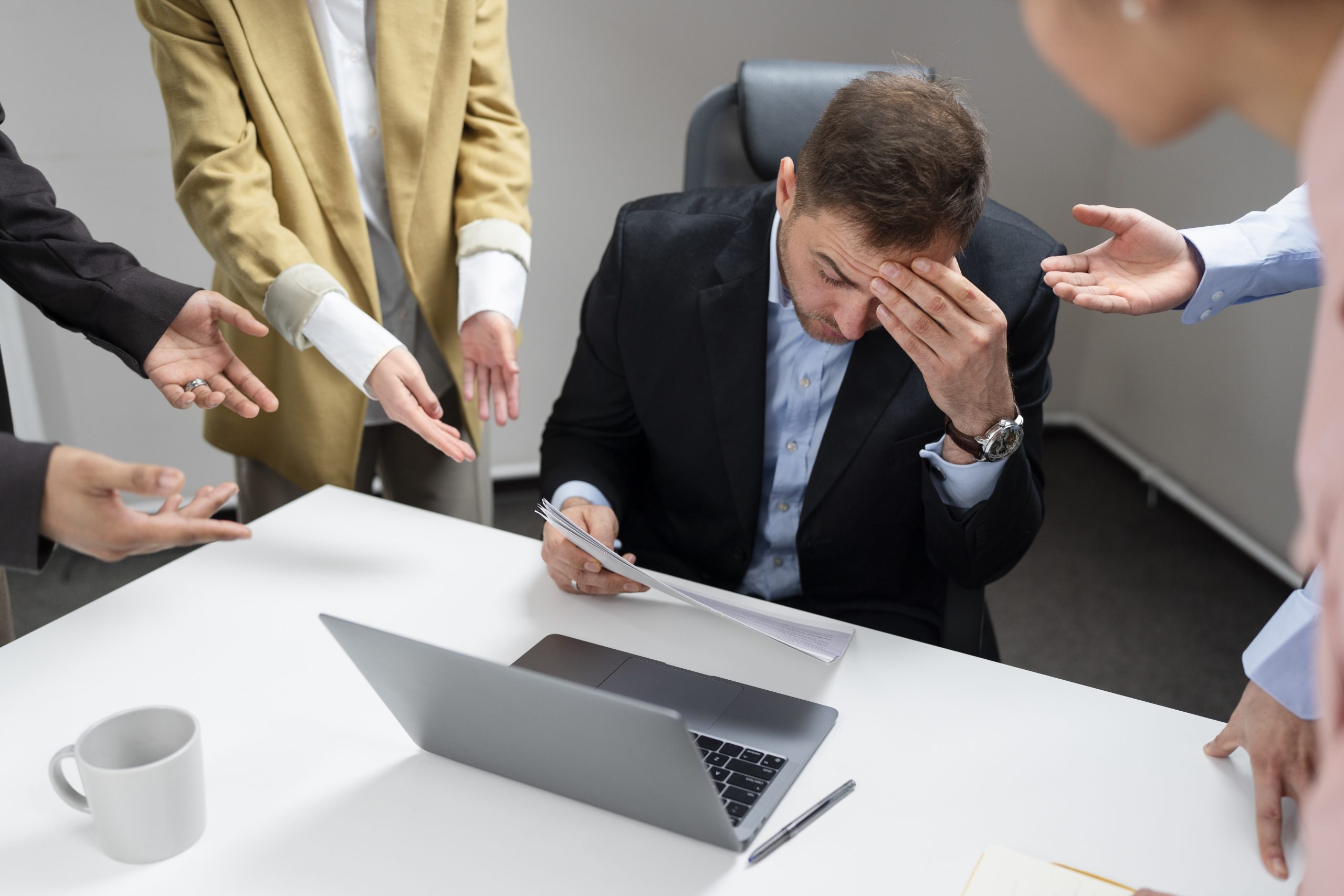 workplace-violence-taking-place-colleagues